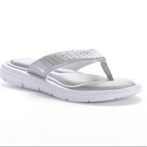 Nike memory foam sandals/flip flops
